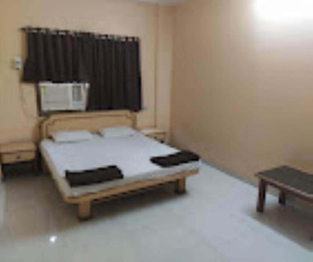 Hotel Pritam Palace , Dhule المظهر الخارجي الصورة