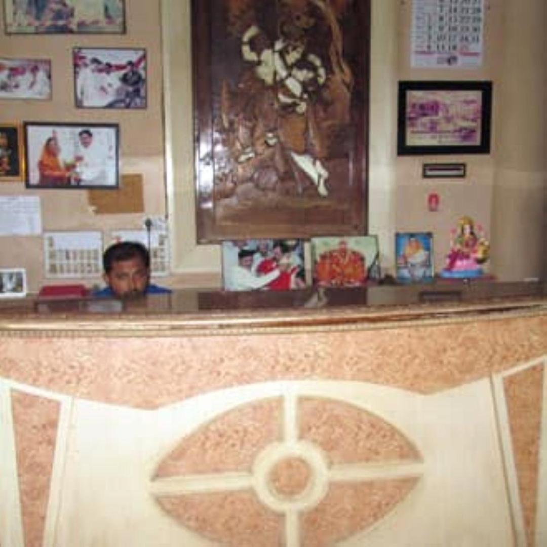 Hotel Pritam Palace , Dhule المظهر الخارجي الصورة